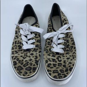 Airwalk Cheetah print size 81/2